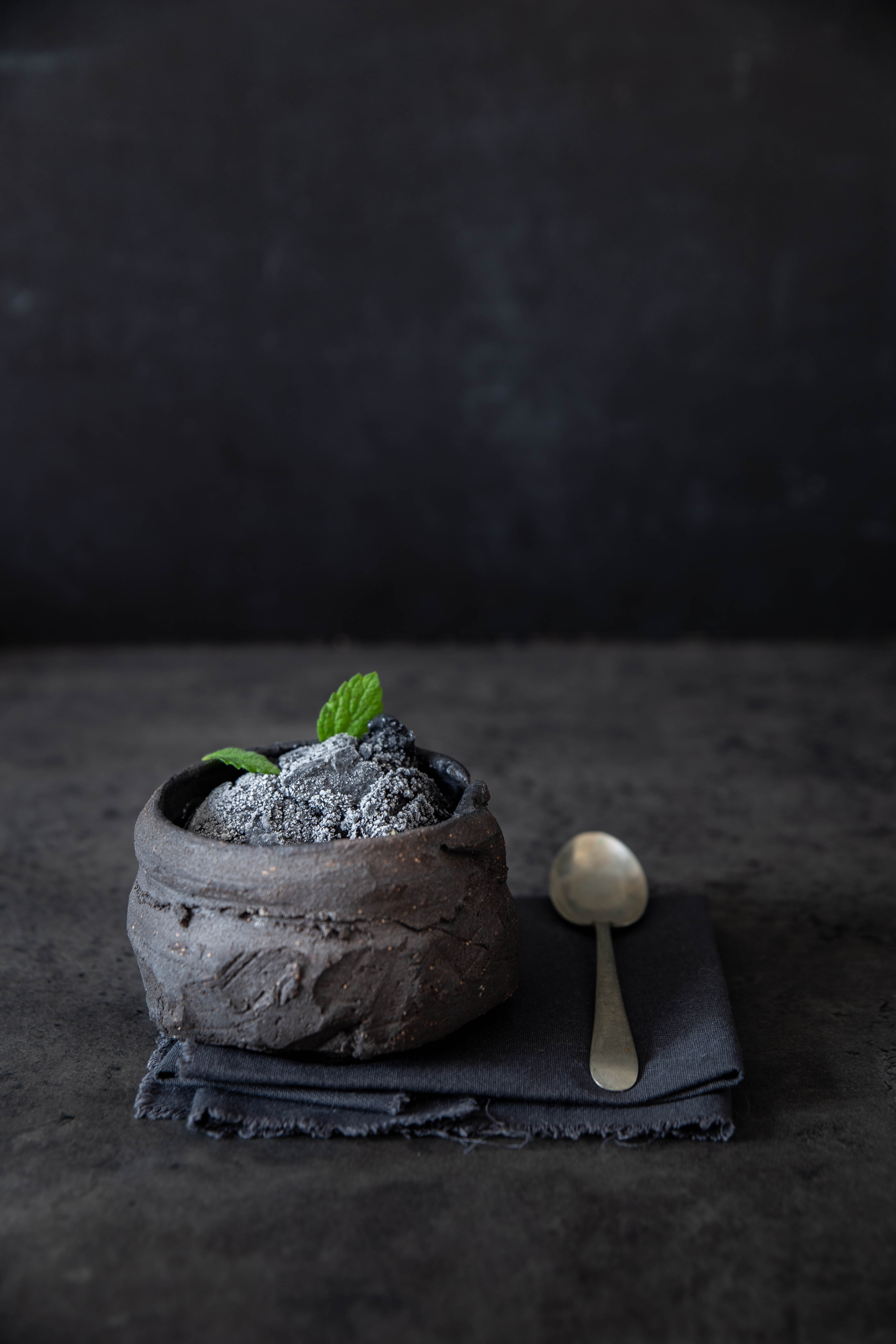 Black Lava Bowl/>
              </div>
              <div class=
