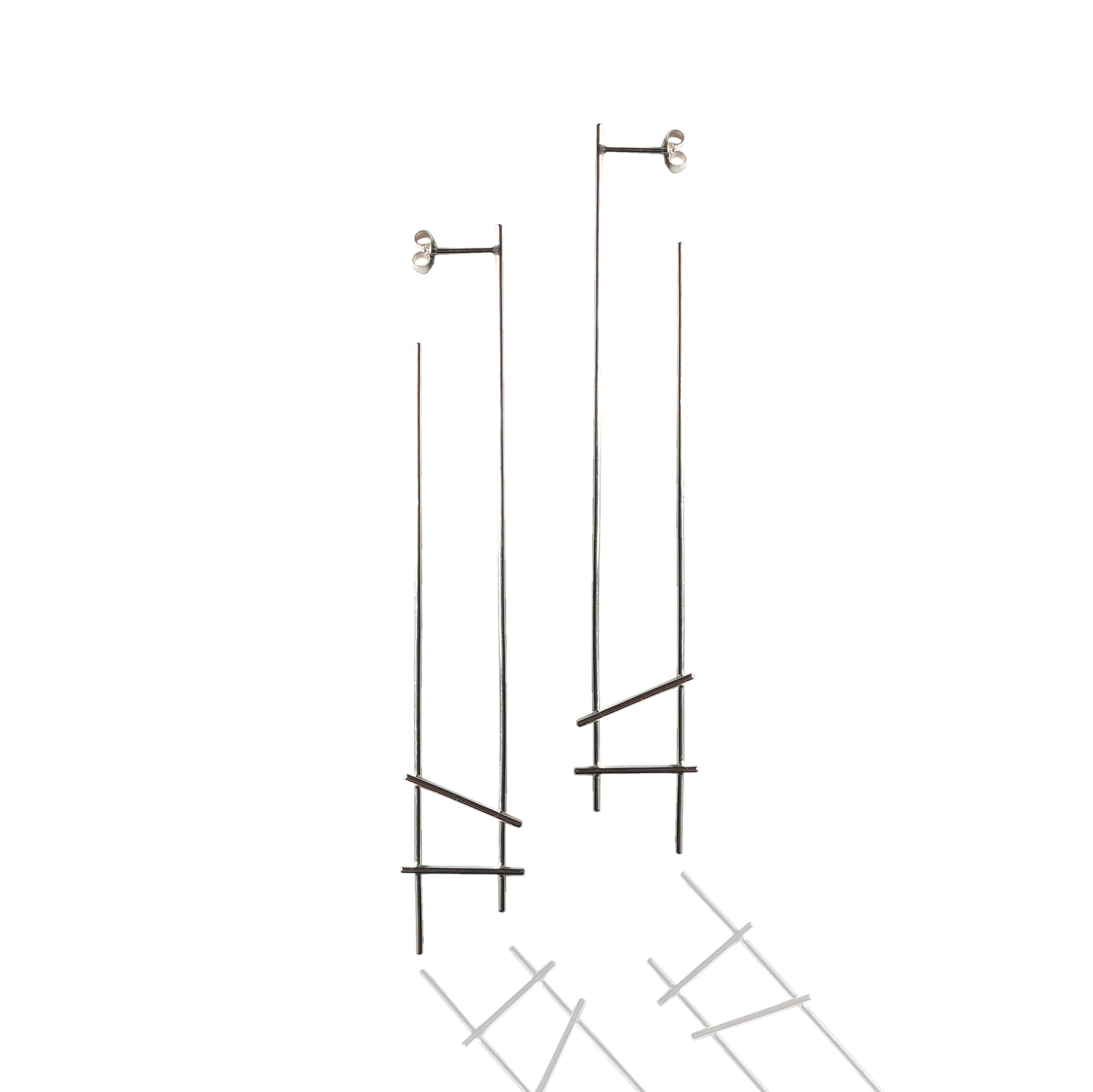 Kate McLaughlin Irregular Intersect Long Hoops/>
              </div>
              <div class=