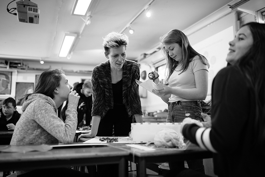 Mella Shaw with pupils during Ostrero workshop 