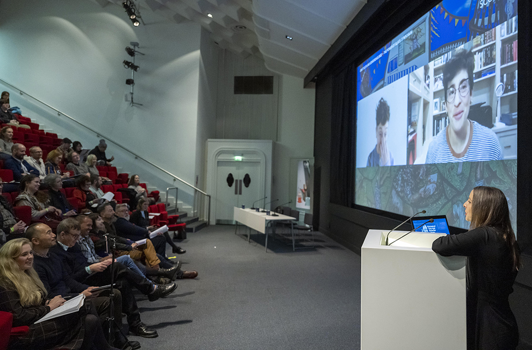 Speakers Karen Donnellan and Suzanne Peck at The Power of Glass Symposium,