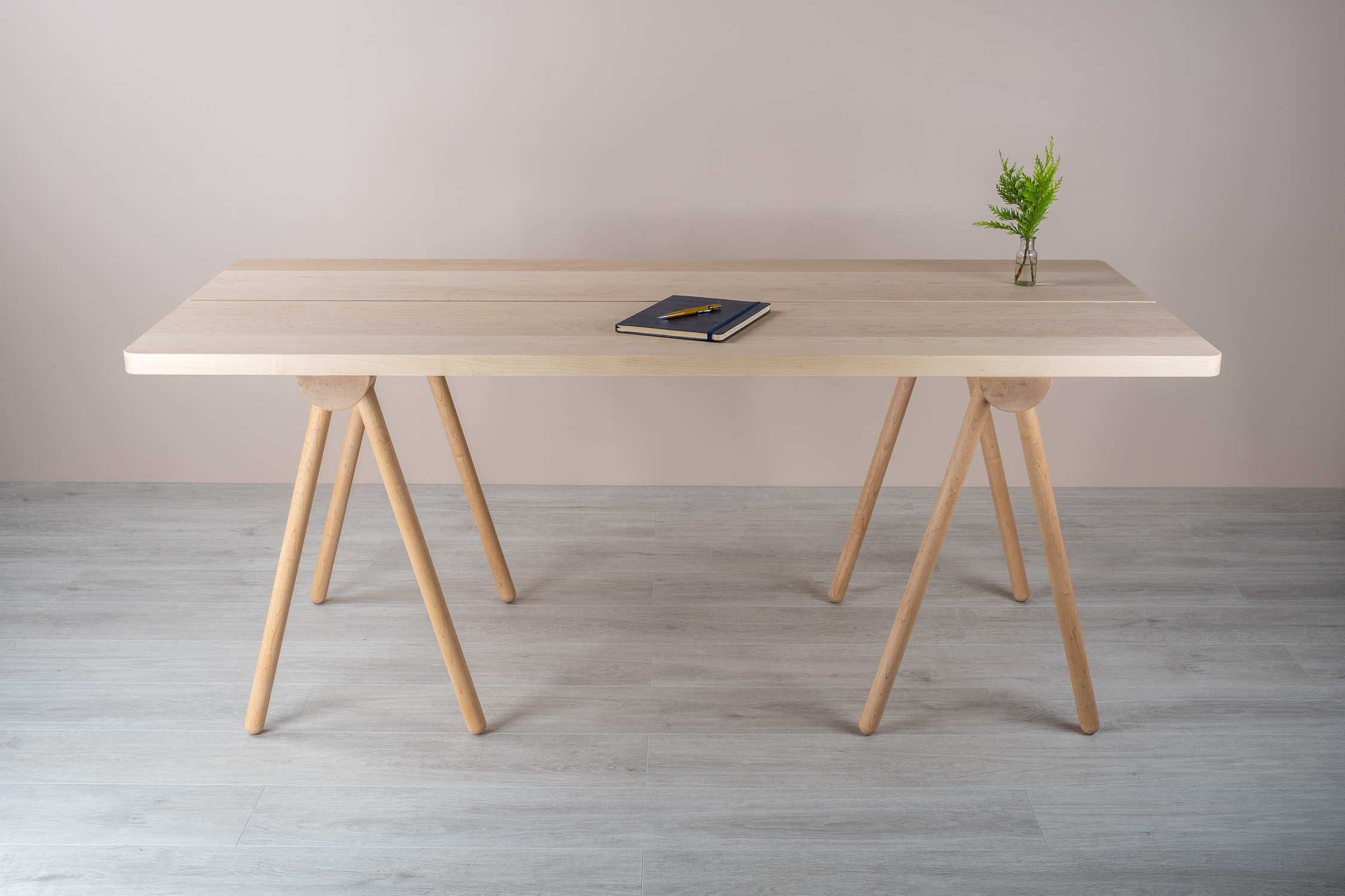 Talla desk