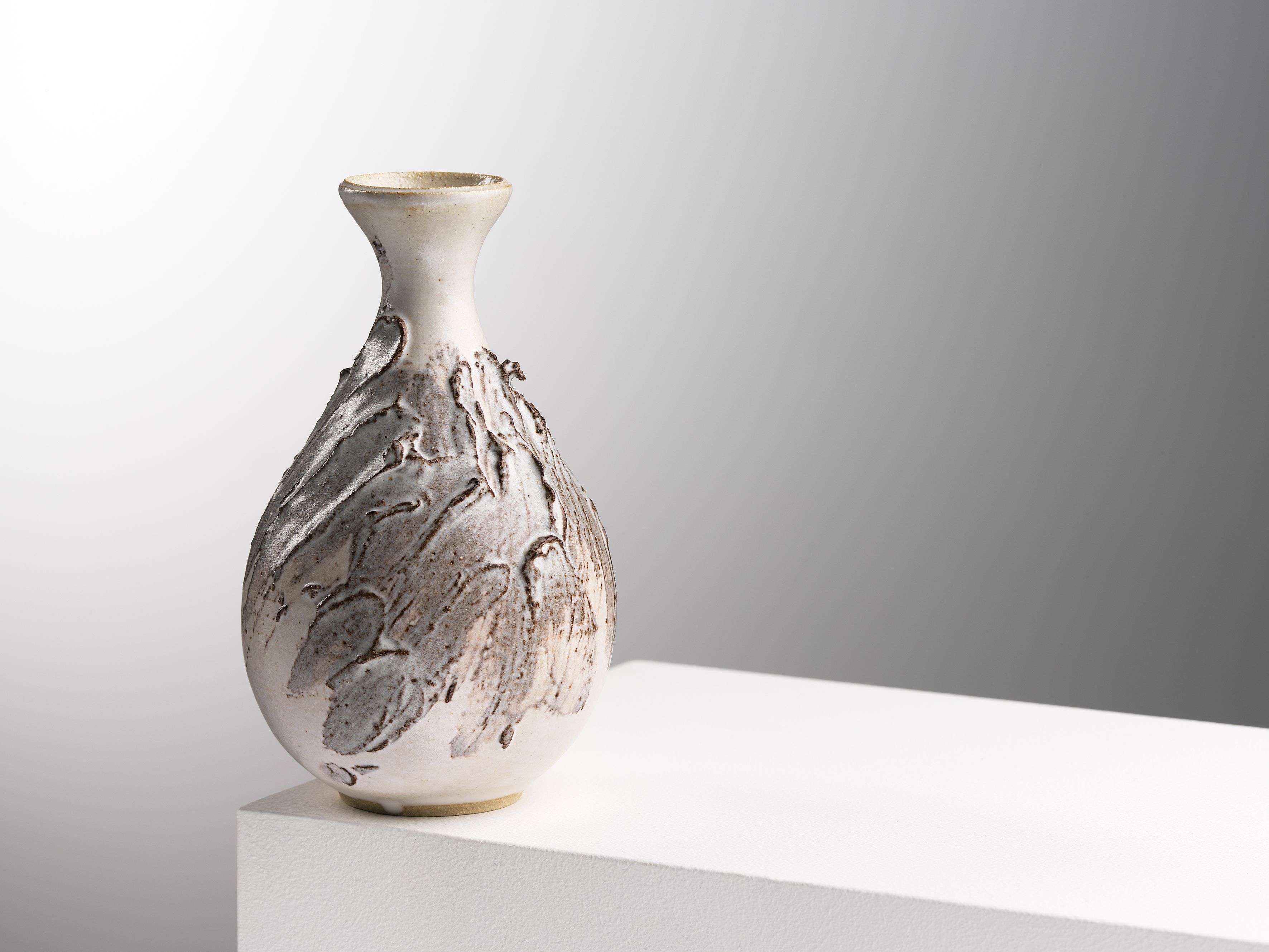 Vessel with expressive wild clay