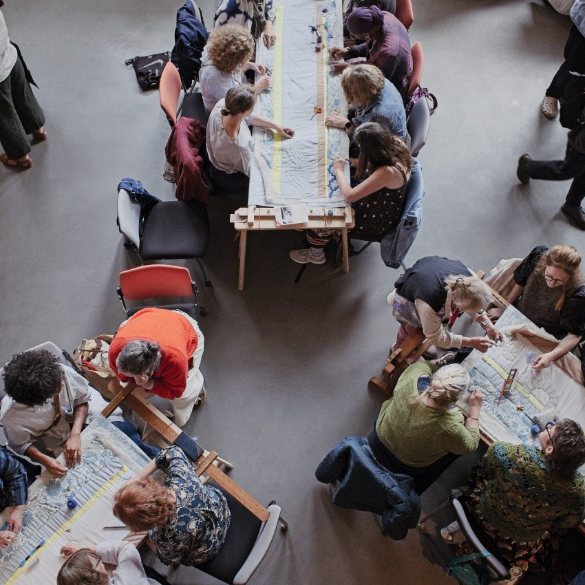Gather Around the Frame: A Celebration of Hand Quilting
