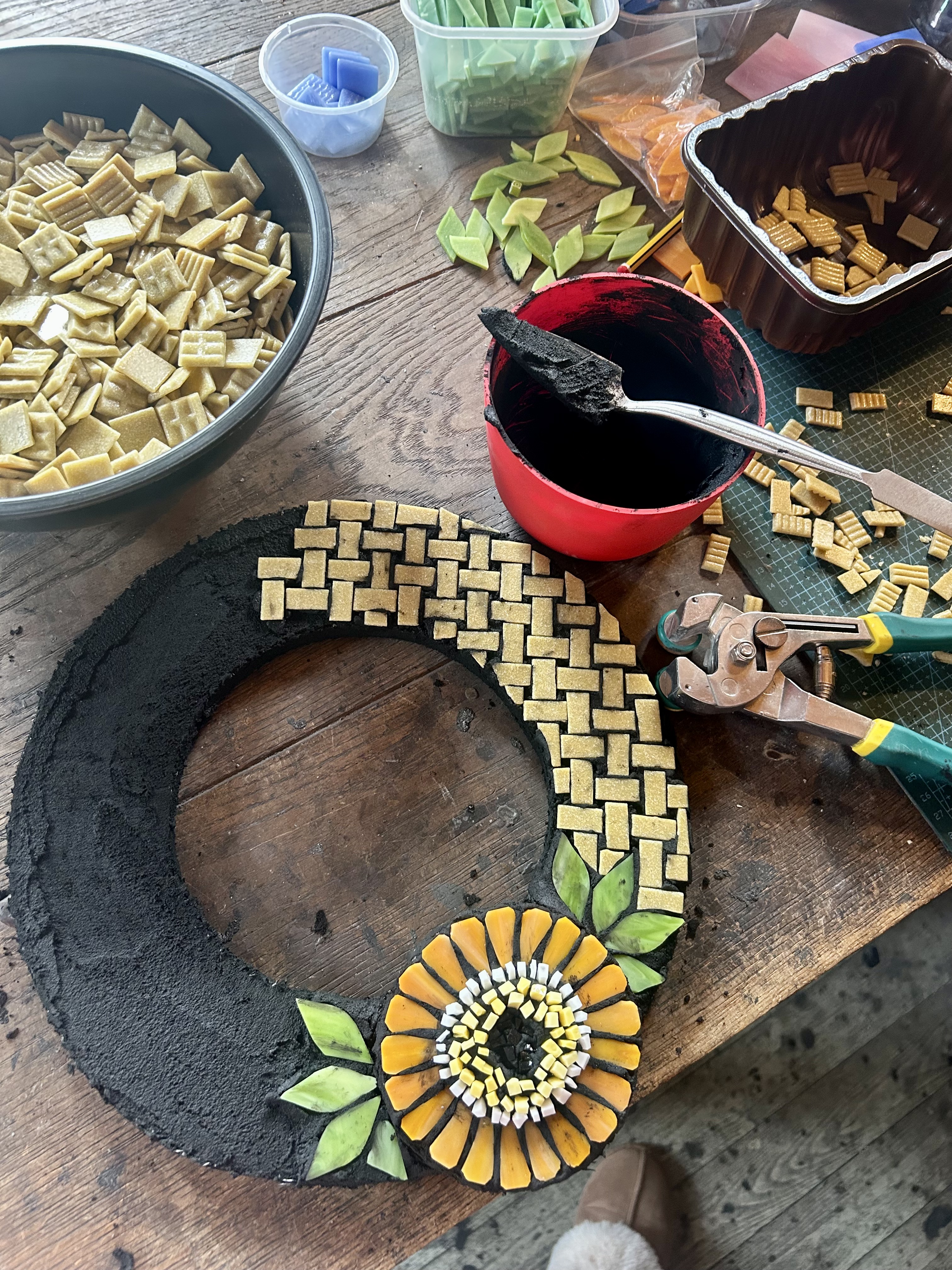 Floral Mosaic Wreaths with Rhona Duffy